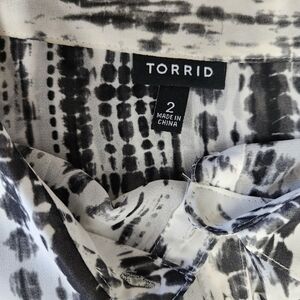 Torrid Monochrome Patterned Blouse